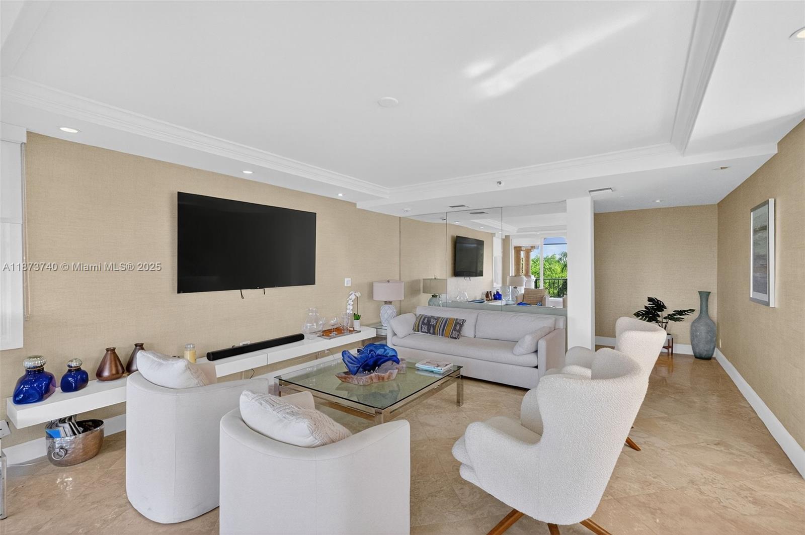 SEASIDE CONDO - Residential