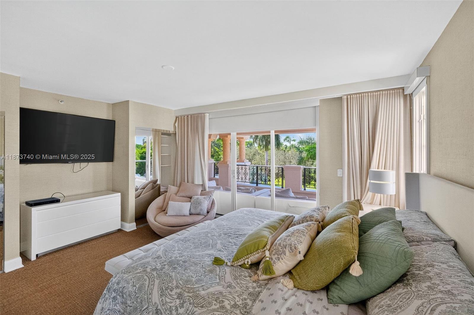 SEASIDE CONDO - Residential