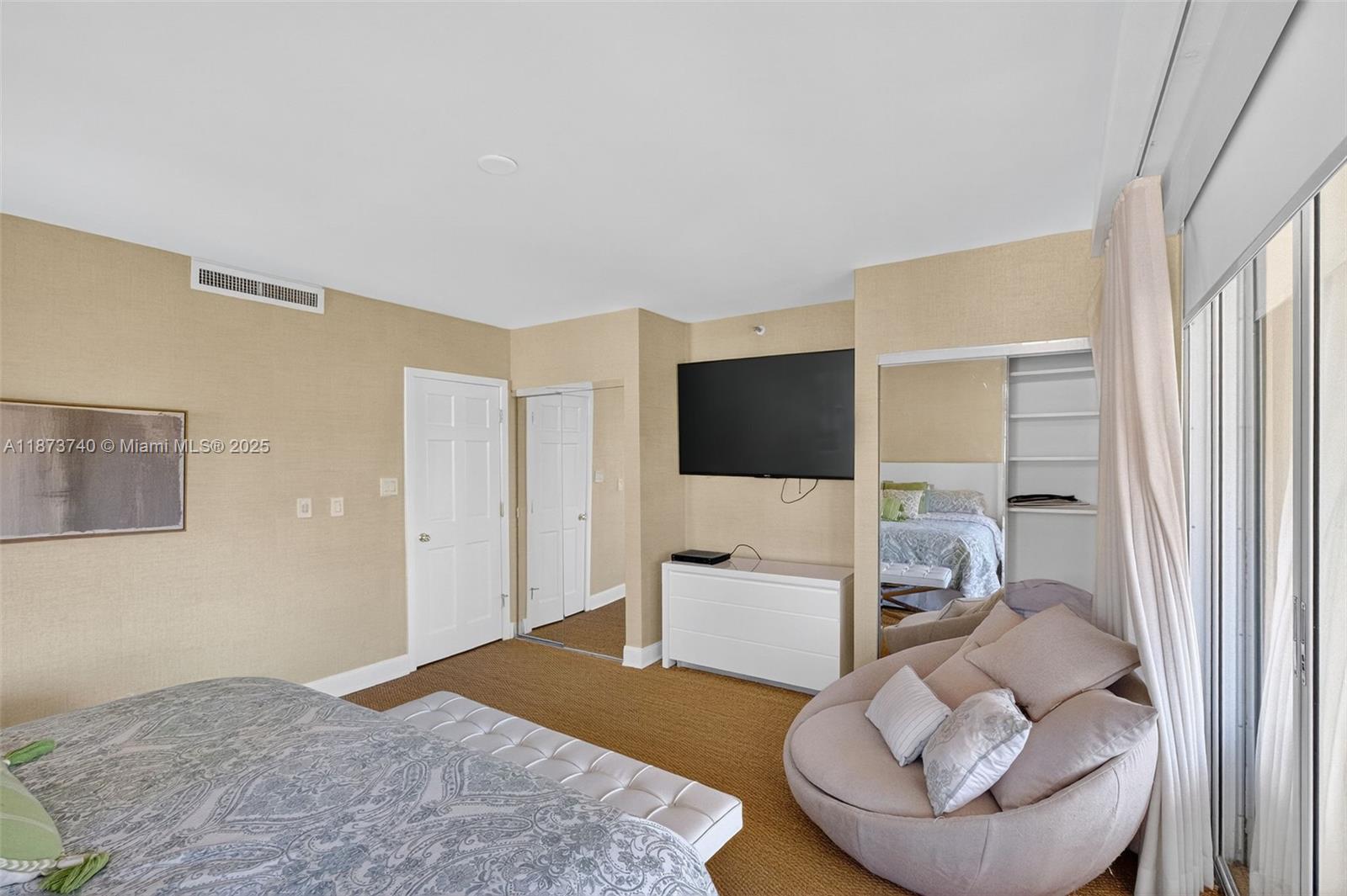 SEASIDE CONDO - Residential