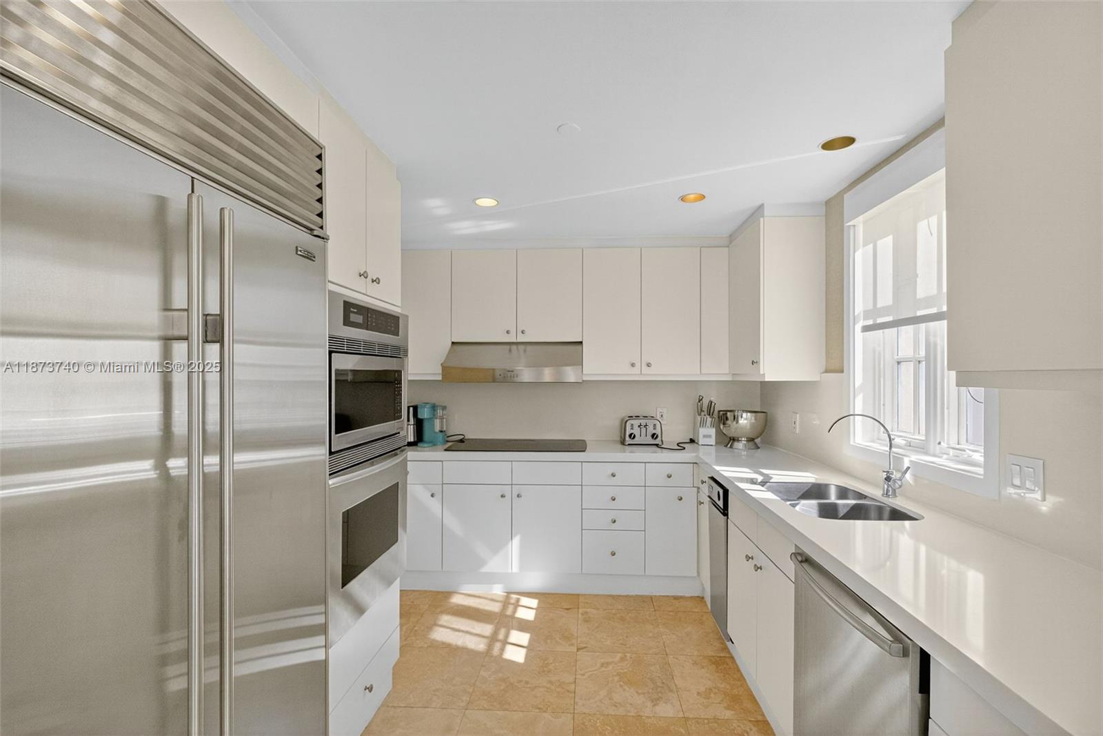 SEASIDE CONDO - Residential