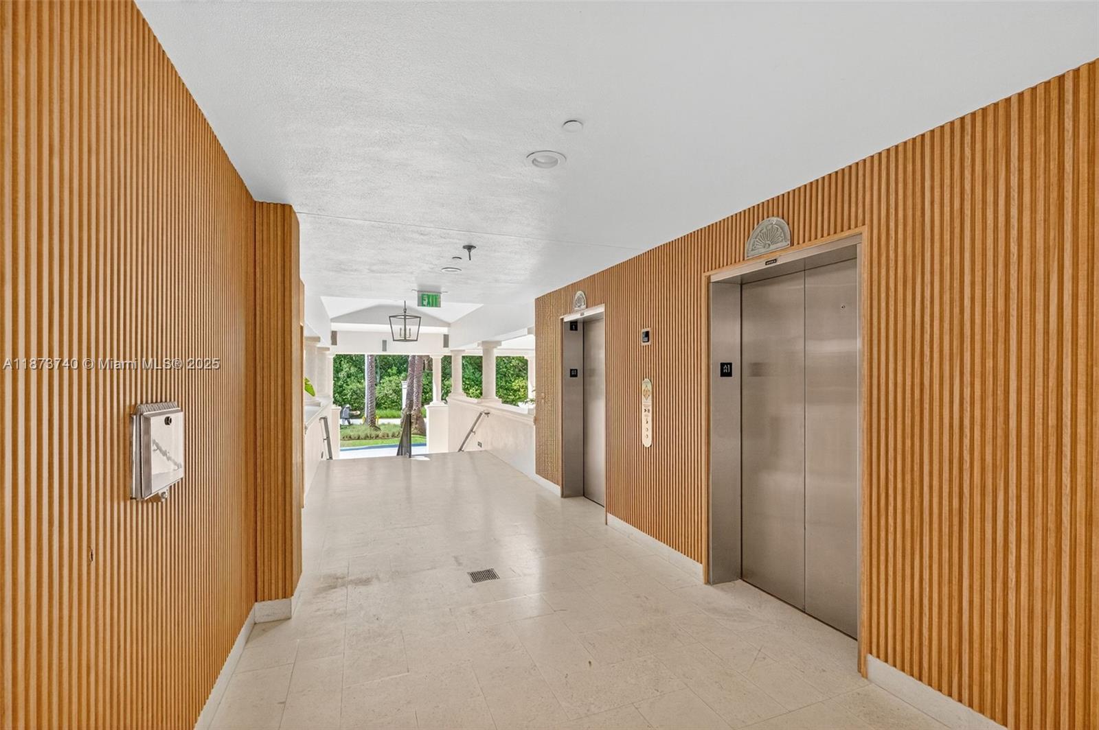 SEASIDE CONDO - Residential