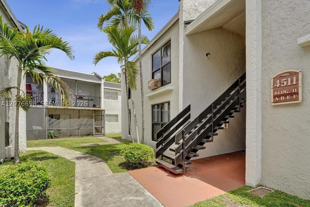 4511 Treehouse Ln B, Tamarac FL 33319