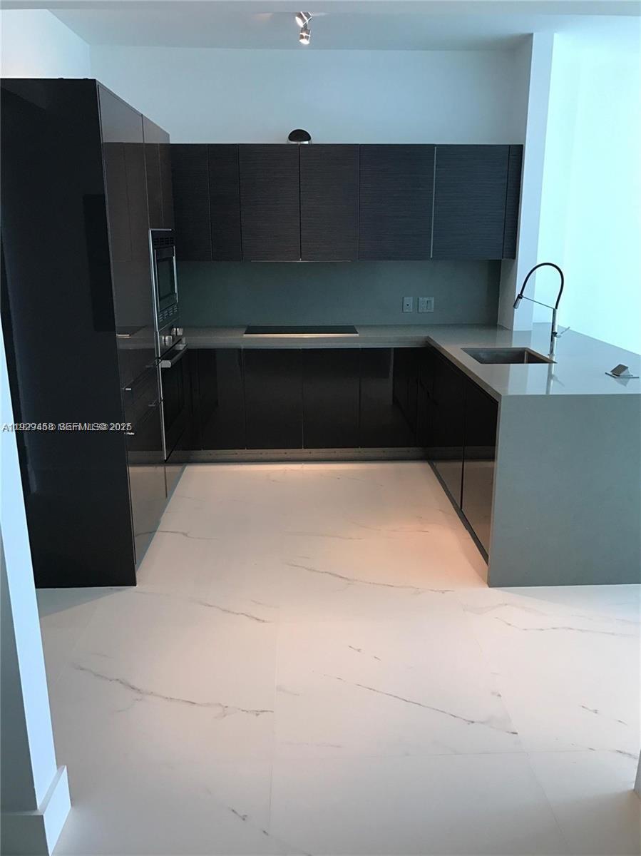 1080 Brickell Ave 3007