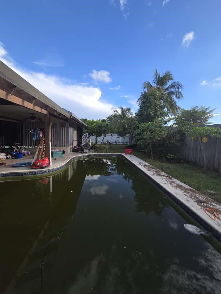 CALUSA CLUB ESTATES 5TH A - Residential