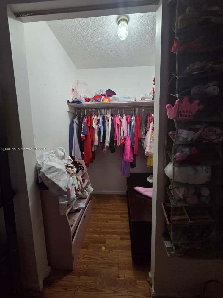 CALUSA CLUB ESTATES 5TH A - Residential