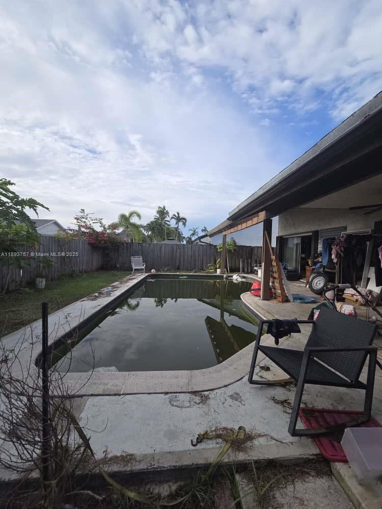 CALUSA CLUB ESTATES 5TH A - Residential