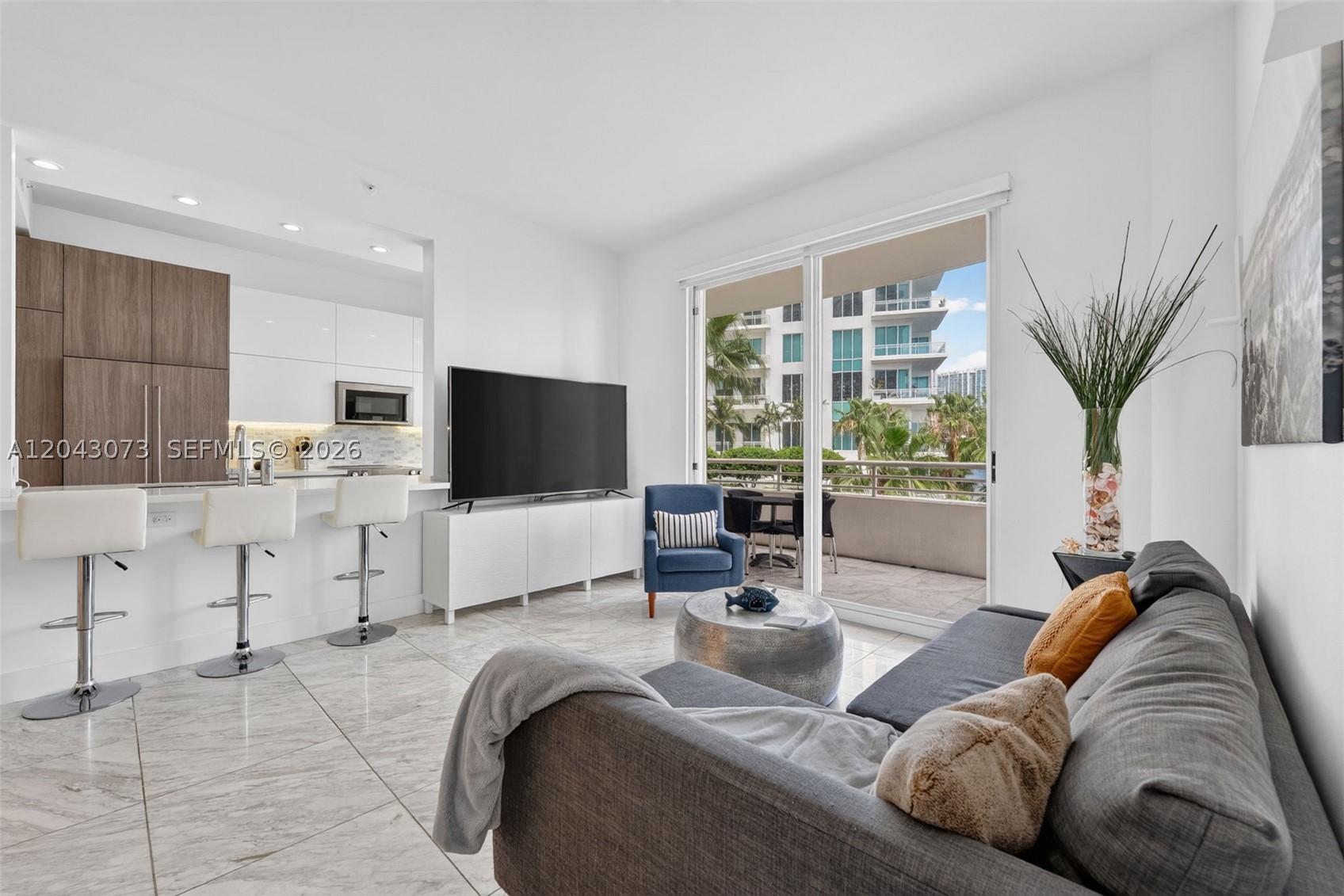 888 Brickell Key Dr 404