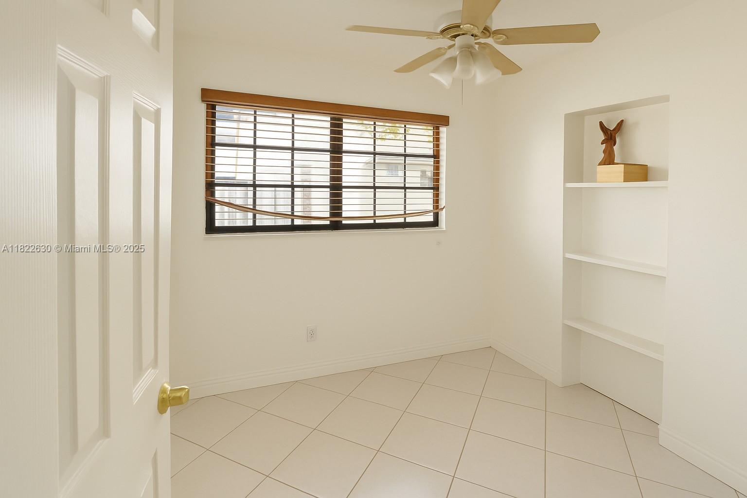 PALM SPRINGS ESTS 9TH ADD - Residential