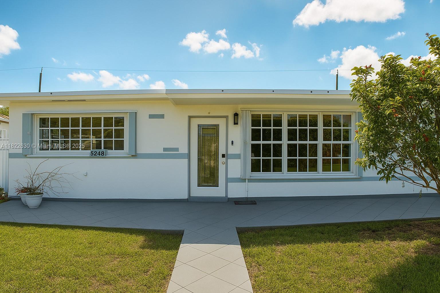 5348 W 14th Ave, Hialeah, Miami-Dade County, Florida - 2 Bedrooms  
1 Bathrooms - 