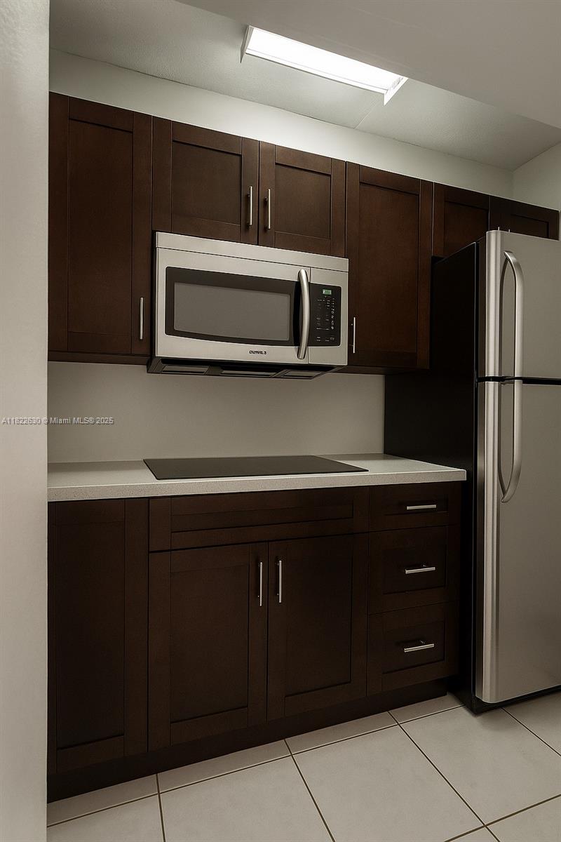 PALM SPRINGS ESTS 9TH ADD - Residential