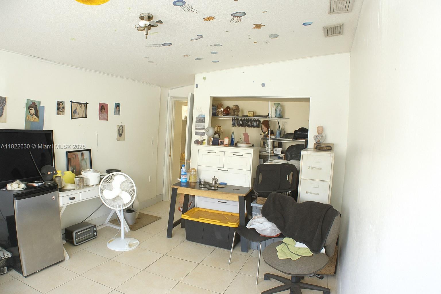 PALM SPRINGS ESTS 9TH ADD - Residential