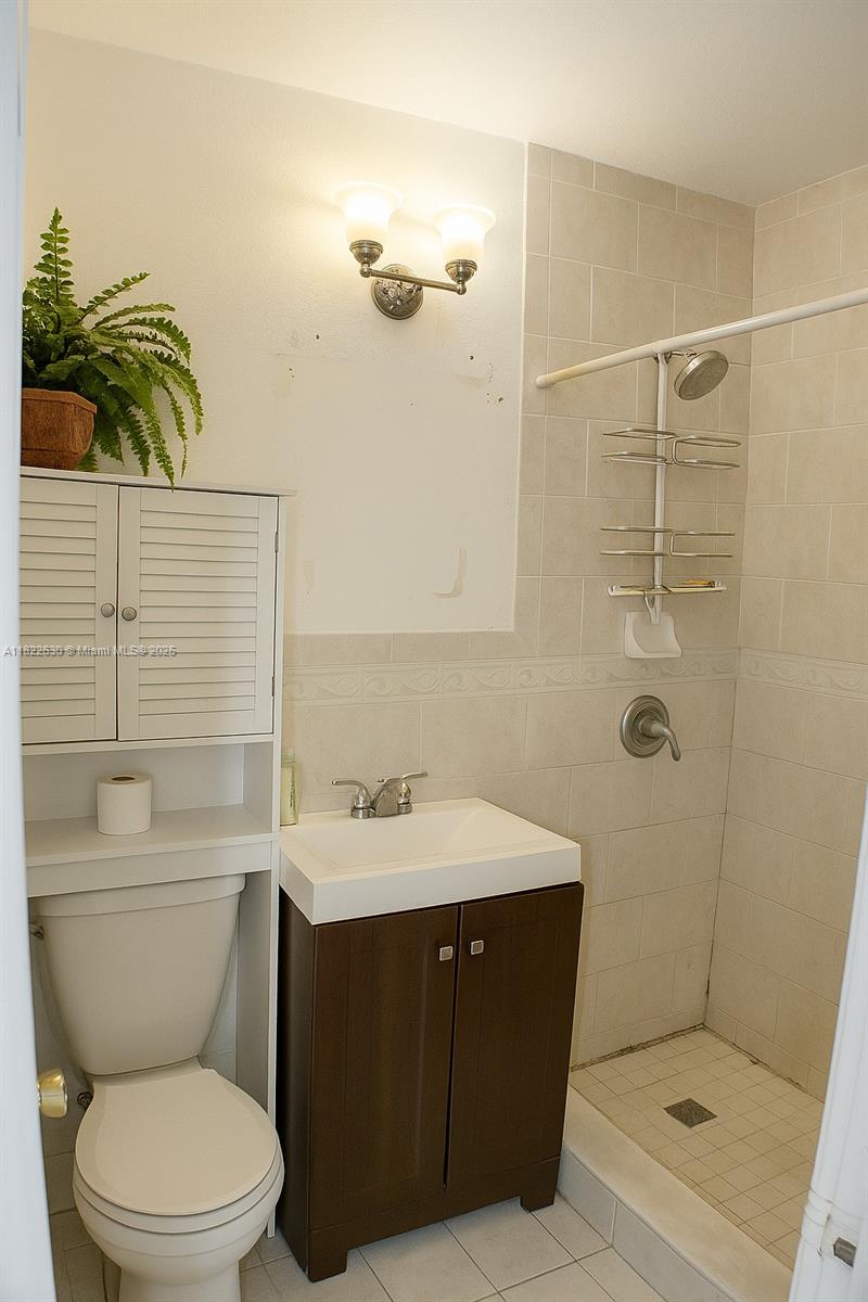 PALM SPRINGS ESTS 9TH ADD - Residential