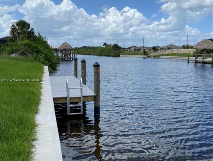 Discover the perfect opportunity to build your dream home on this spacious lot with waterfront access in beautiful Cape Coral! This prime piece of land offers direct access to scenic canals (duck)
With waterfront access, this lot is perfect for boating enthusiasts. Enjoy fishing, kayaking, and exploring the gorgeous waterways of Cape Coral at your convenience.
The vibrant Cape Coral Town Center is close by, featuring a variety of shops, restaurants, and entertainment options for your enjoyment.
For golf lovers, several excellent courses are nearby, including Coral Oaks Golf Course and Royal Tee Golf Club, providing wonderful opportunities for leisure.
Don't miss the opportunity to own this prime piece of waterfront land in Cape Coral a perfect setting for your future home!!