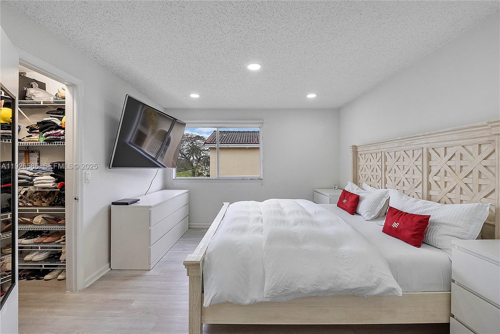 ISLES AT LAGO MAR CONDO - Residential Lease