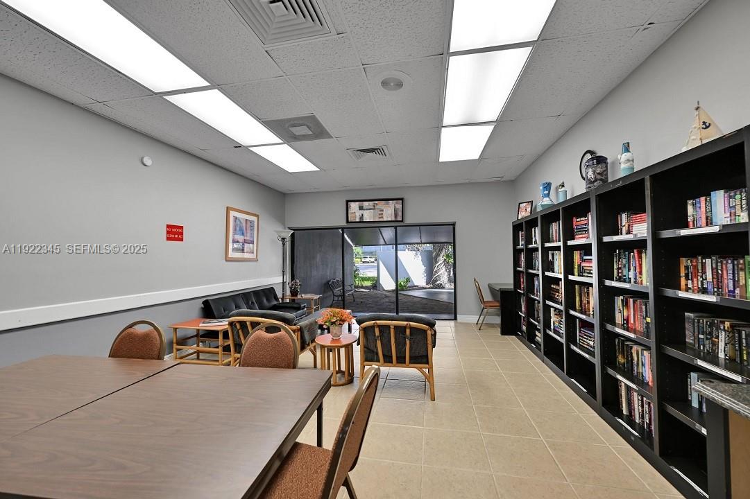 LIME BAY CONDOMINIUM 8 - Residential