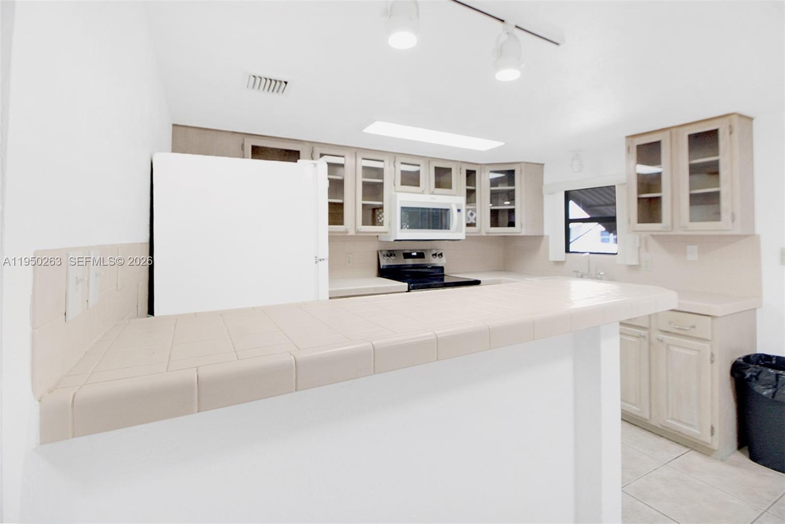 GATEWAY ESTATES PARK COND - Residential