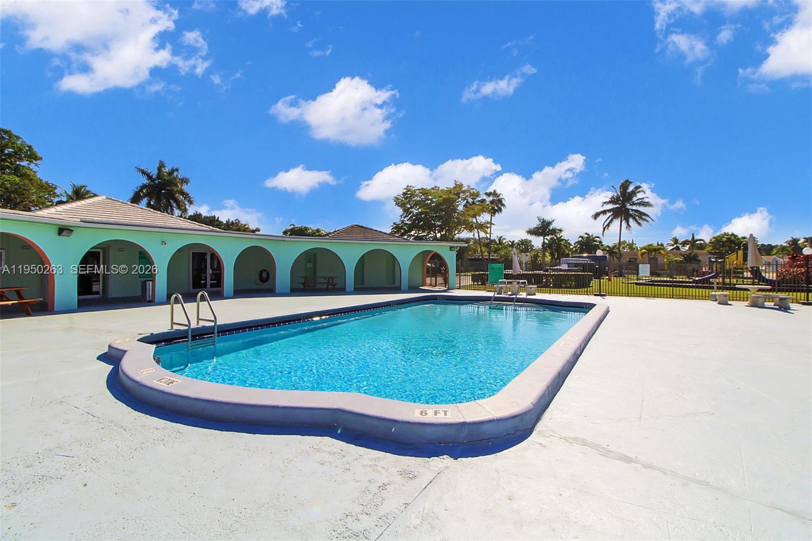 GATEWAY ESTATES PARK COND - Residential