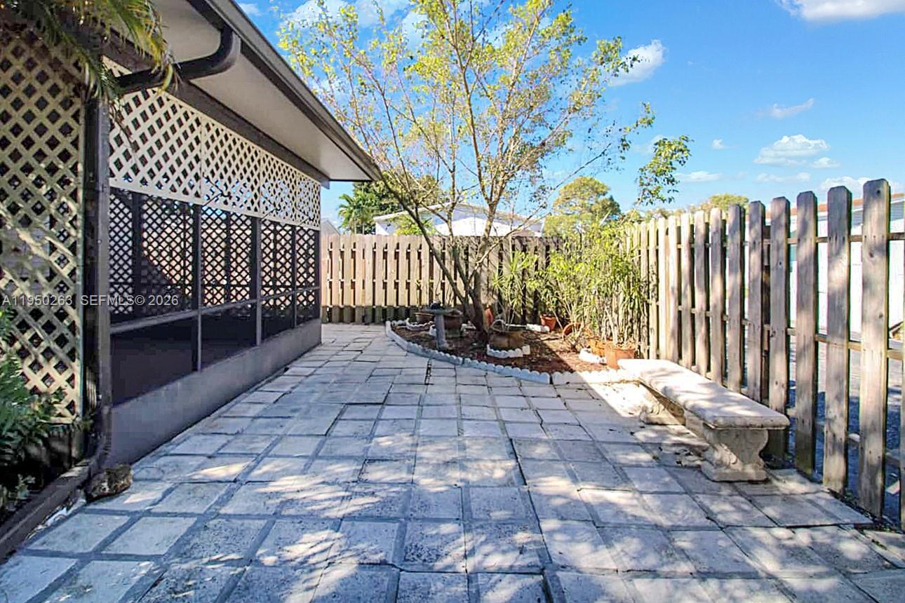 GATEWAY ESTATES PARK COND - Residential