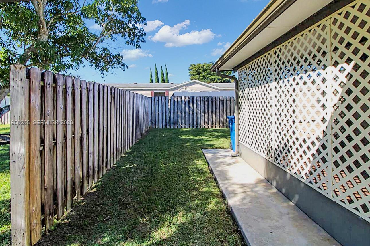 GATEWAY ESTATES PARK COND - Residential