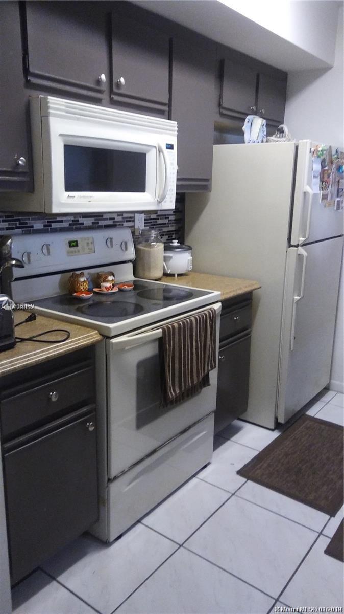 MOORS POINTE CONDO - Residential