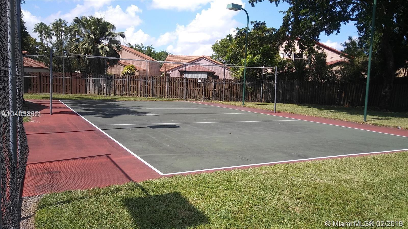 MOORS POINTE CONDO - Residential