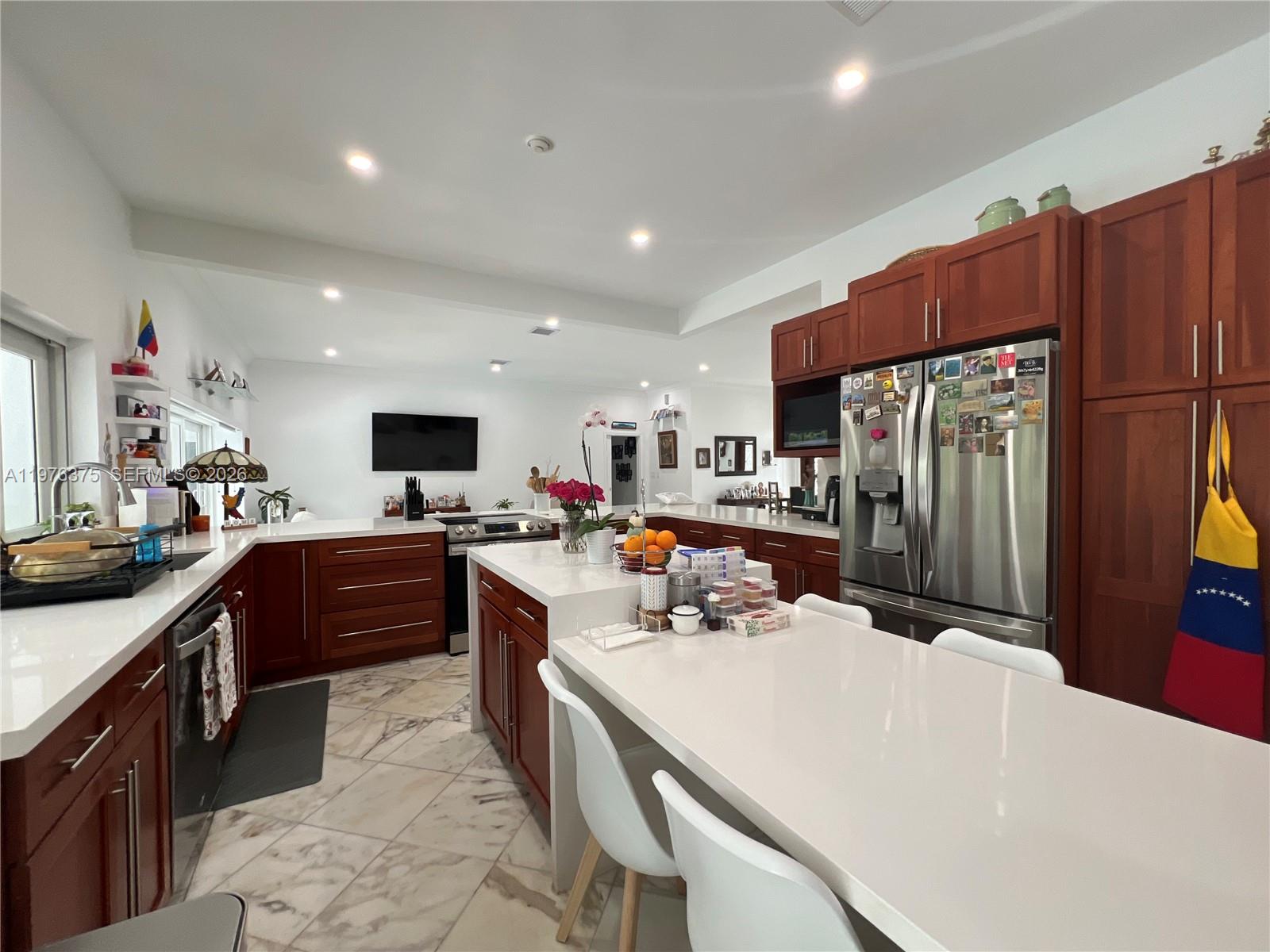 DORAL ESTATES - Residential Lease