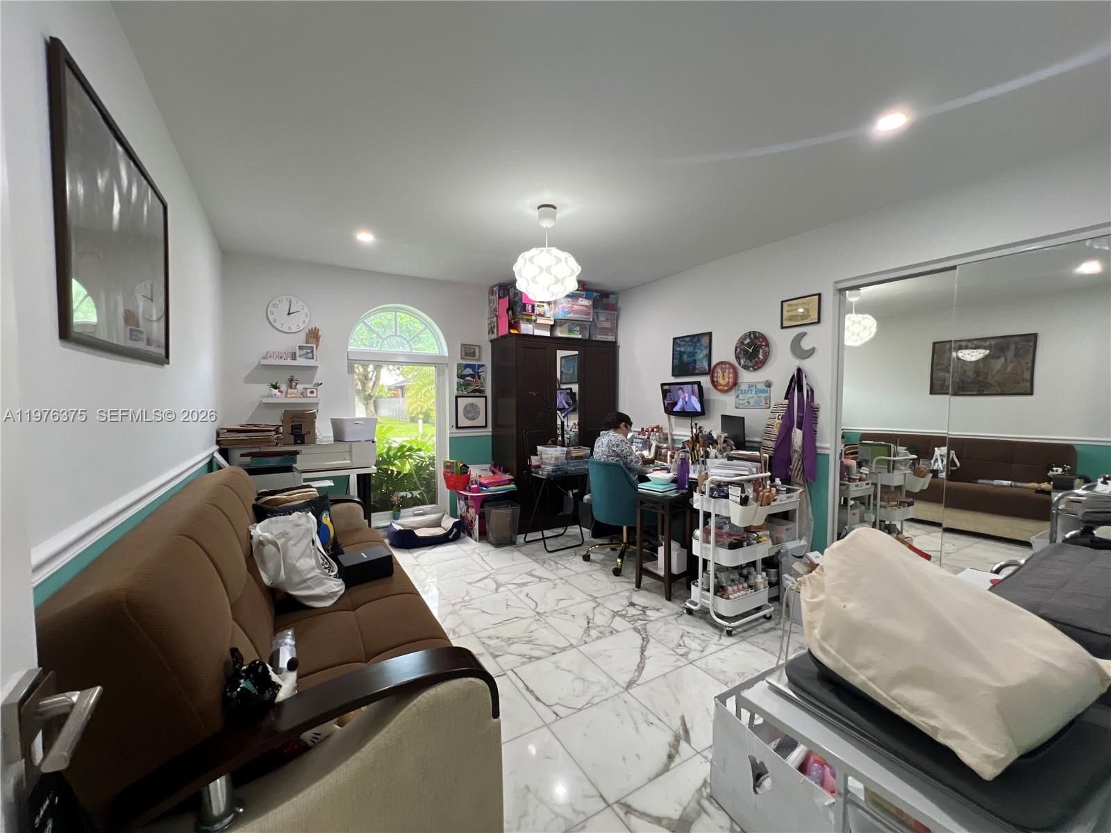 DORAL ESTATES - Residential Lease