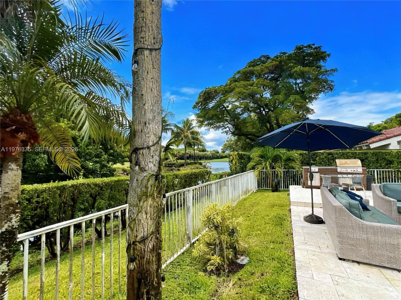 DORAL ESTATES - Residential Lease