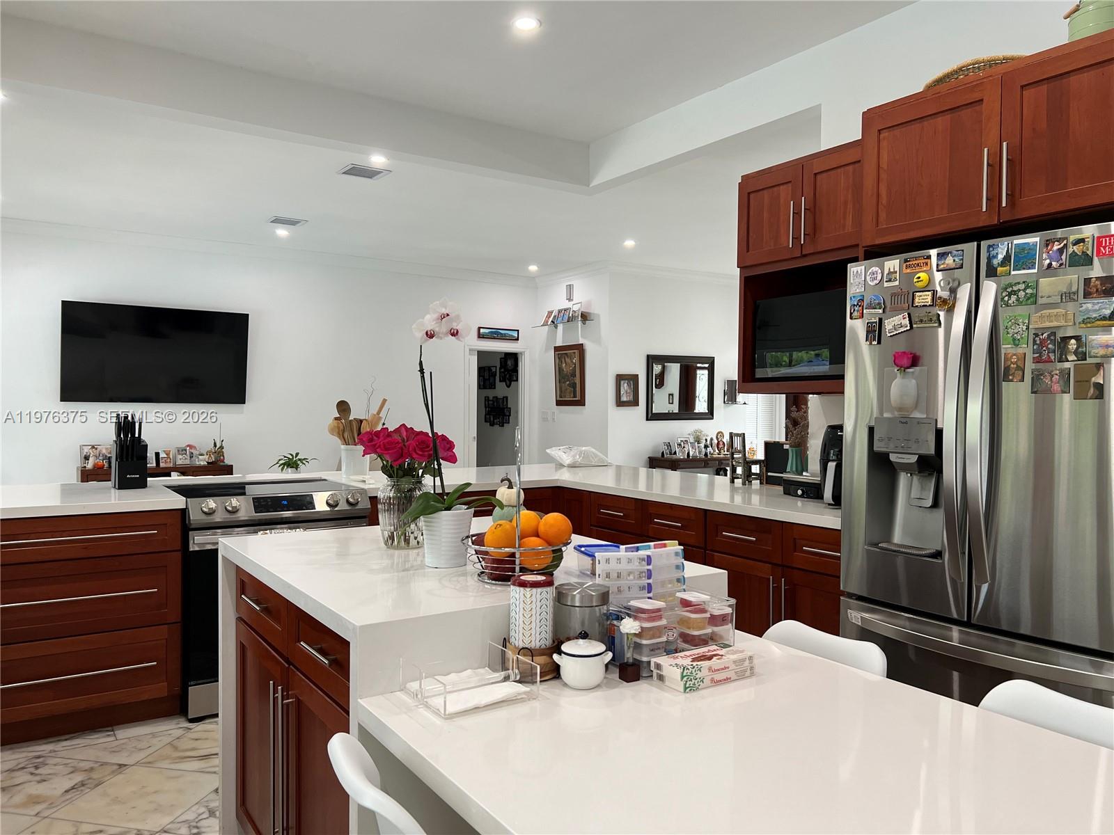 DORAL ESTATES - Residential Lease