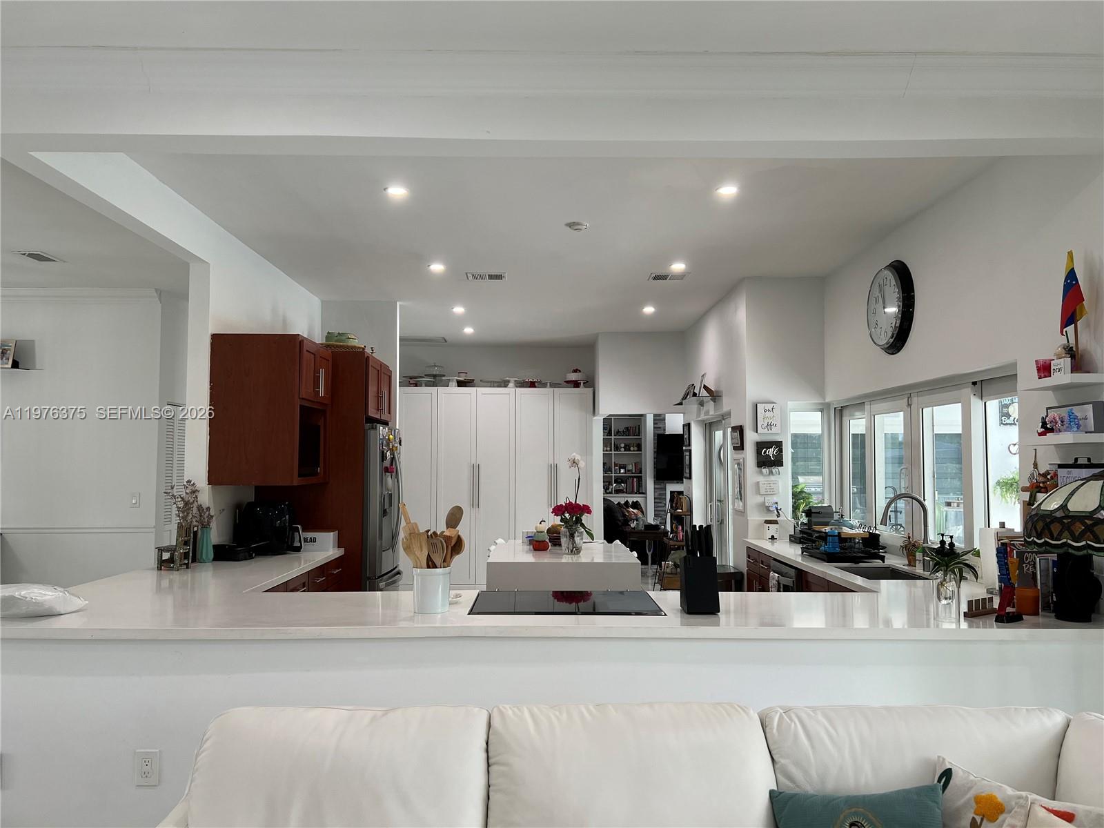 DORAL ESTATES - Residential Lease