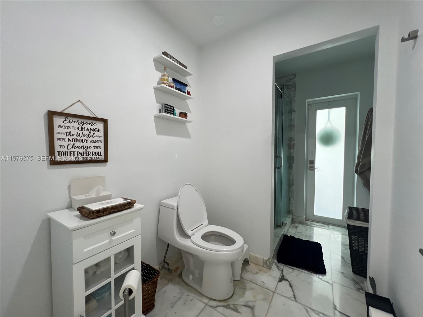 DORAL ESTATES - Residential Lease