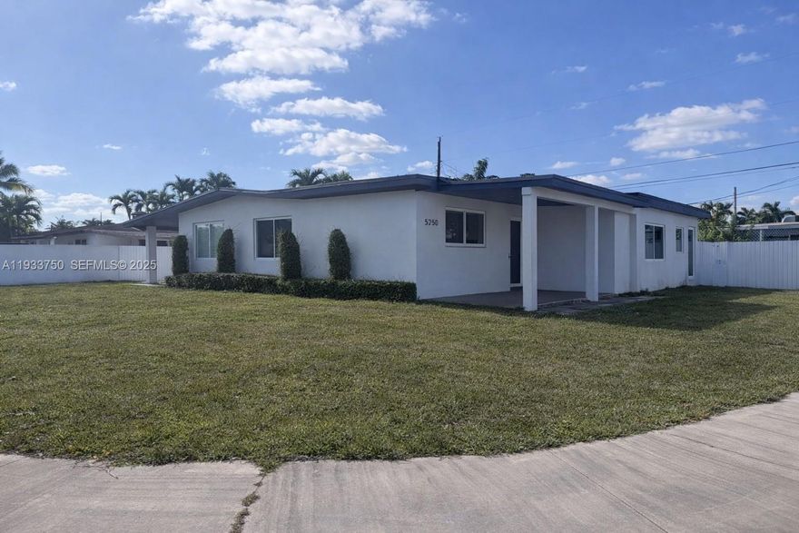 “Fantastic opportunity! Beautiful 3-bedroom, 1-bath home on a premium corner lot with a spacious backyard perfect for entertaining or future expansion. Features a functional kitchen and great lot potential. Ideal for homeowners or investors, don’t miss this one!”