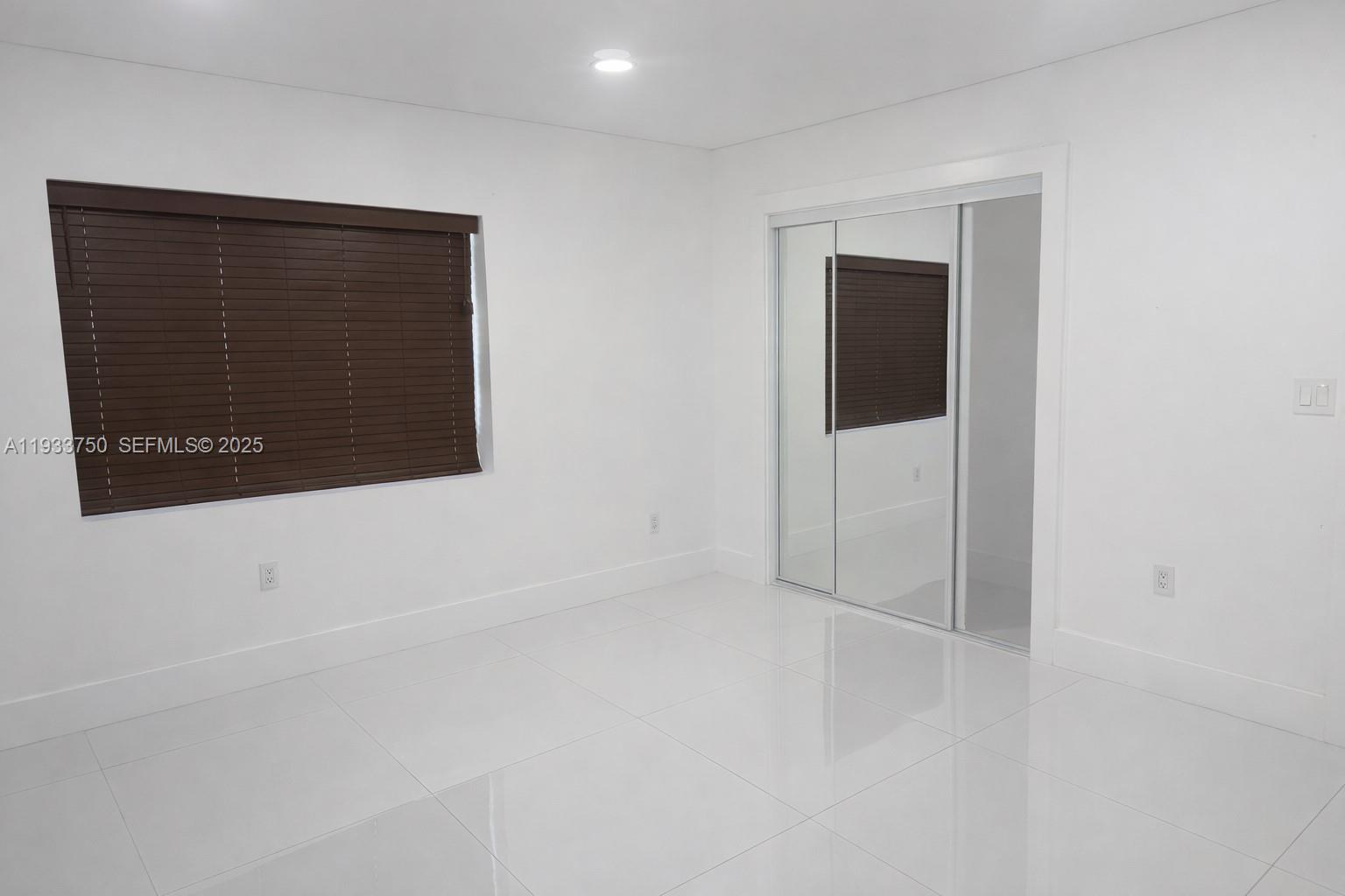 WESTWOOD LAKE 4TH ADDN - Residential