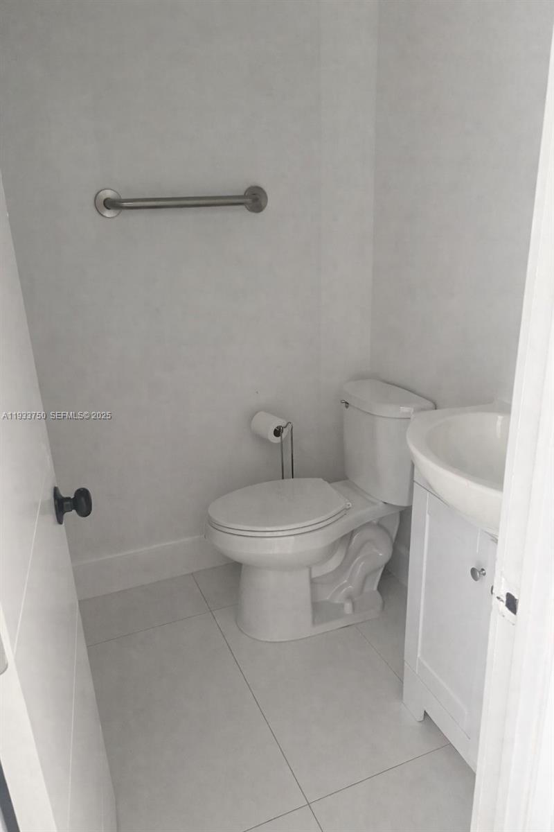 WESTWOOD LAKE 4TH ADDN - Residential