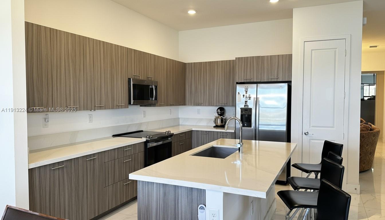 TUSCAN ISLES - Residential