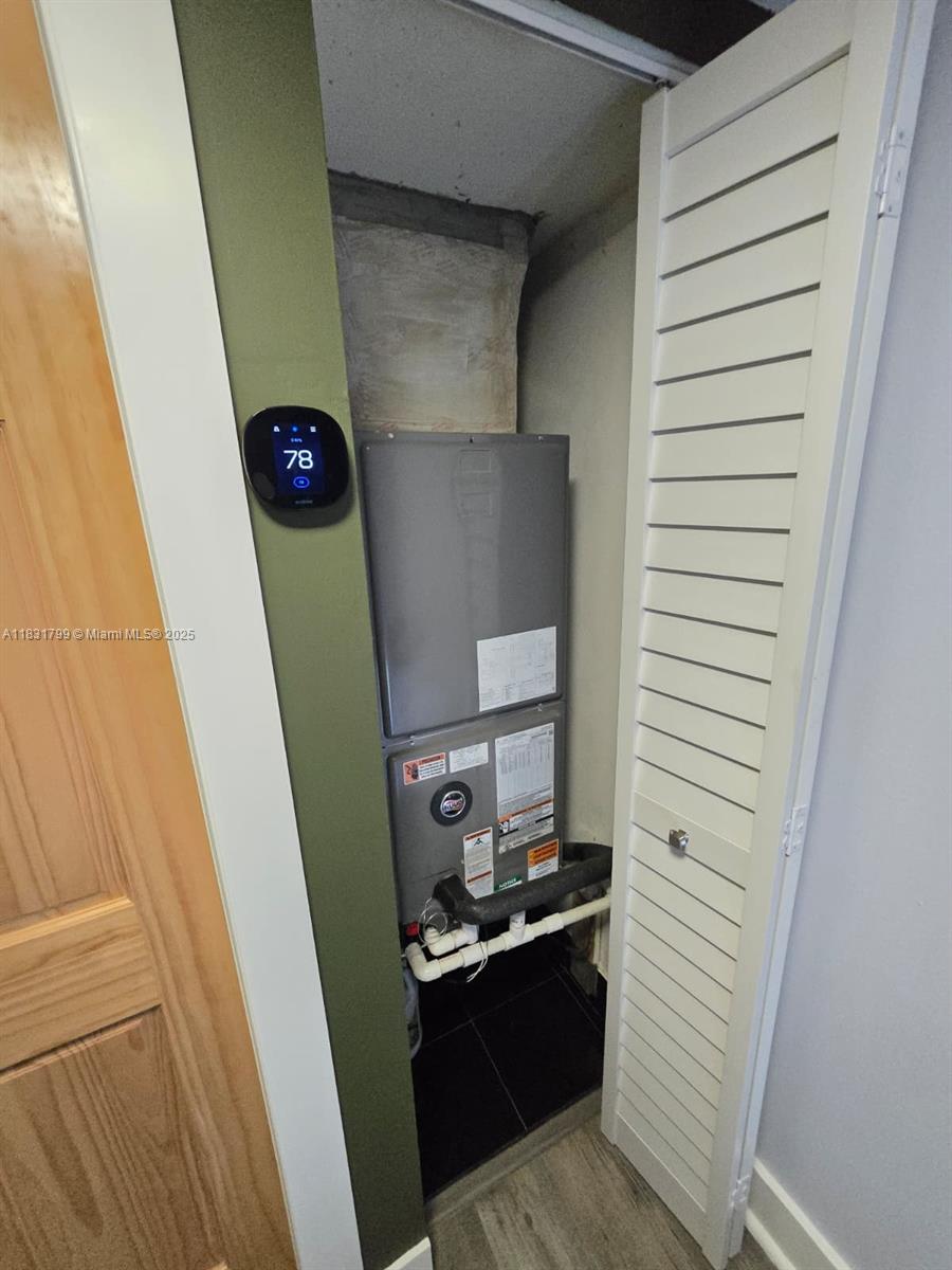 LAGUNA CONDO - Residential