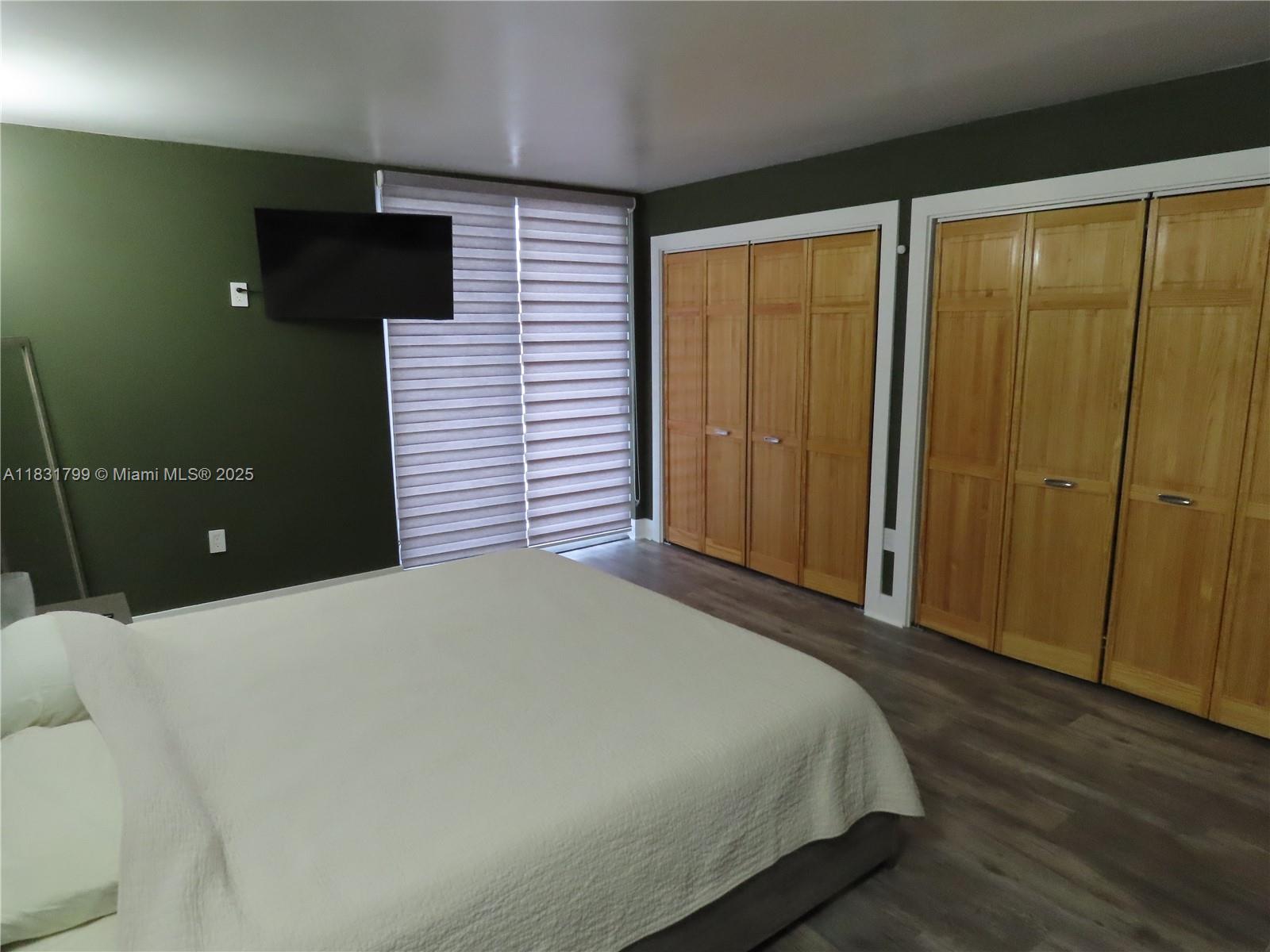 LAGUNA CONDO - Residential