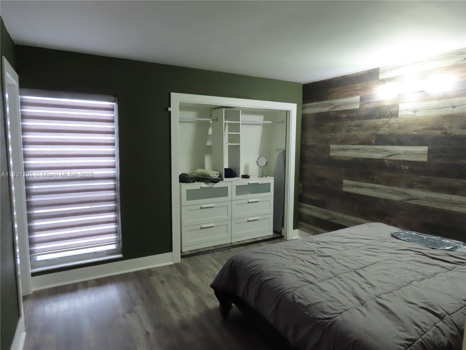 LAGUNA CONDO - Residential