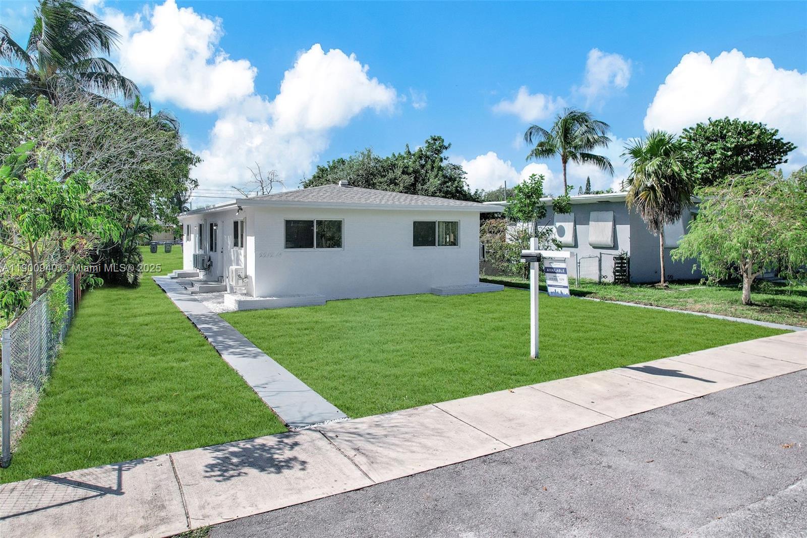 HOLLYWOOD PARK - Residential Lease