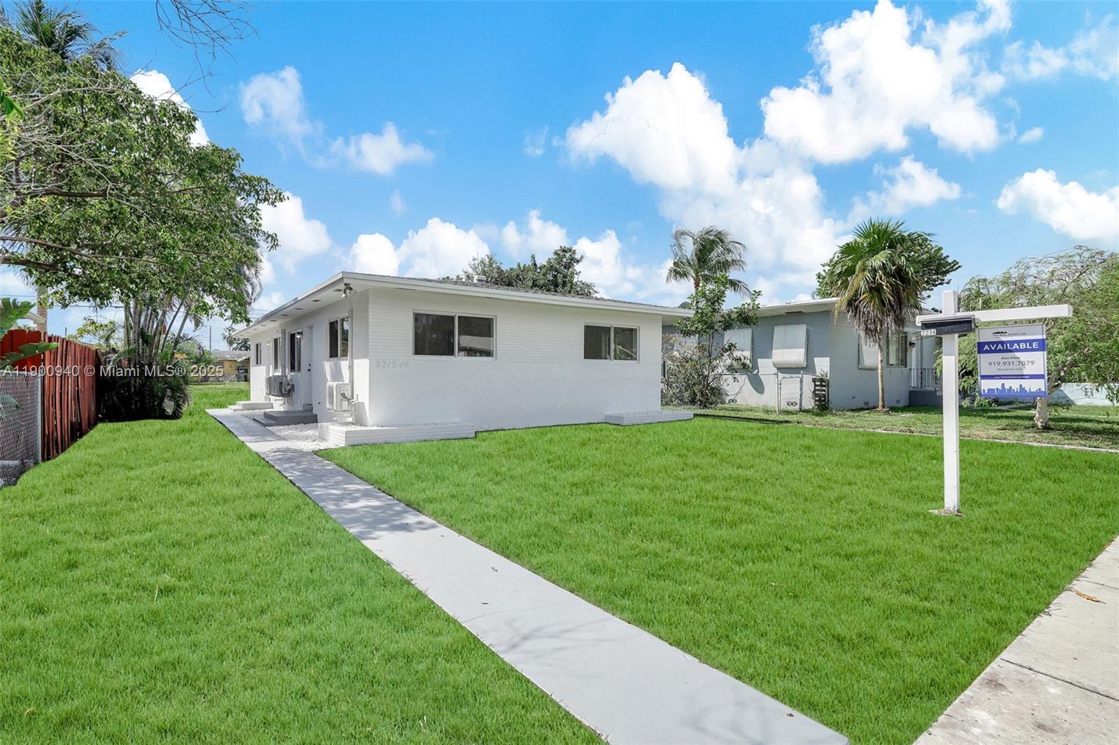 HOLLYWOOD PARK - Residential Lease