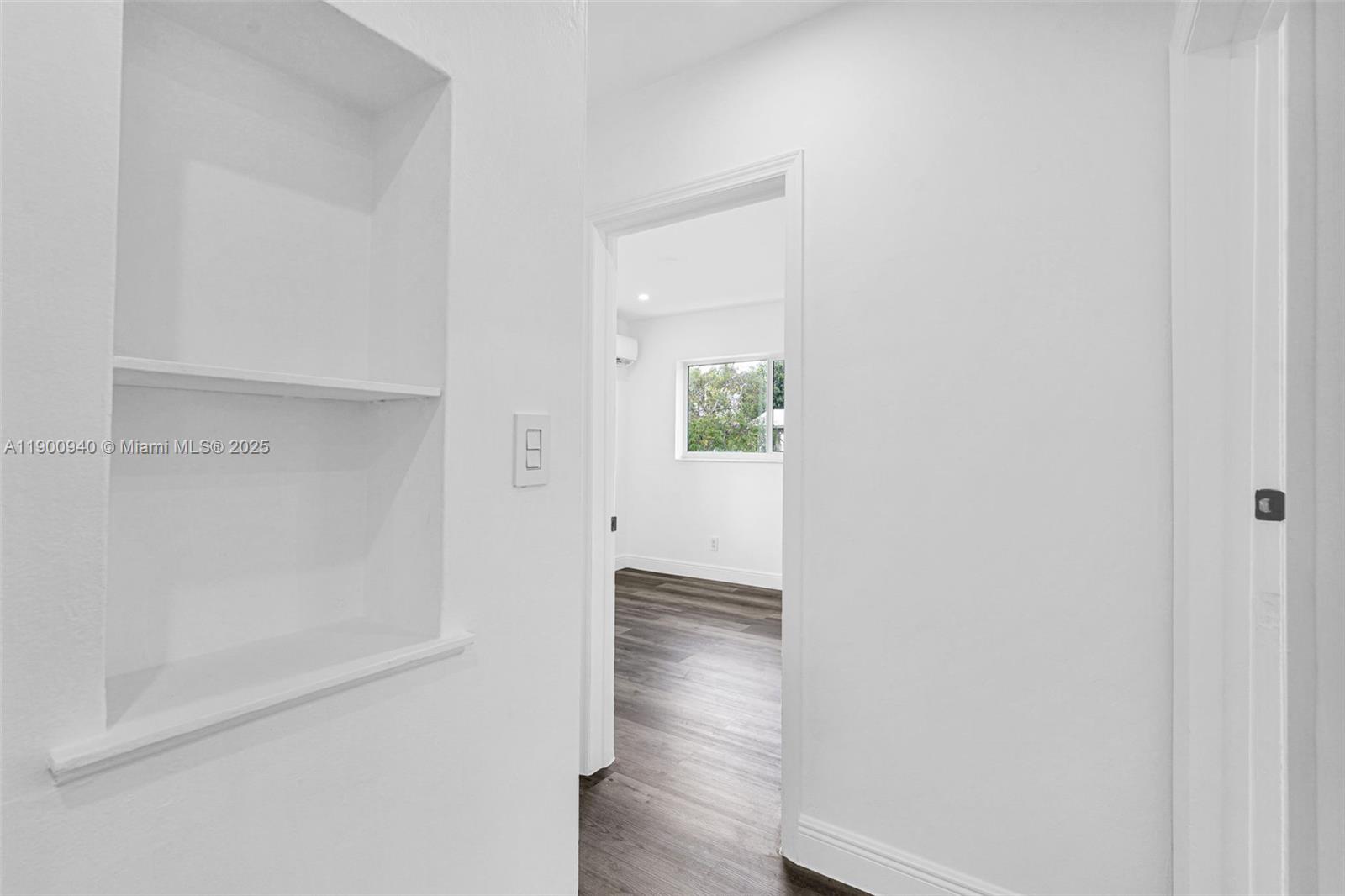 HOLLYWOOD PARK - Residential Lease