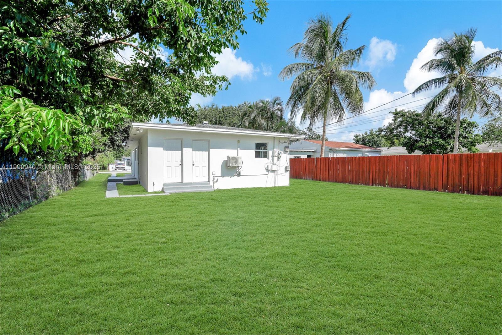 HOLLYWOOD PARK - Residential Lease