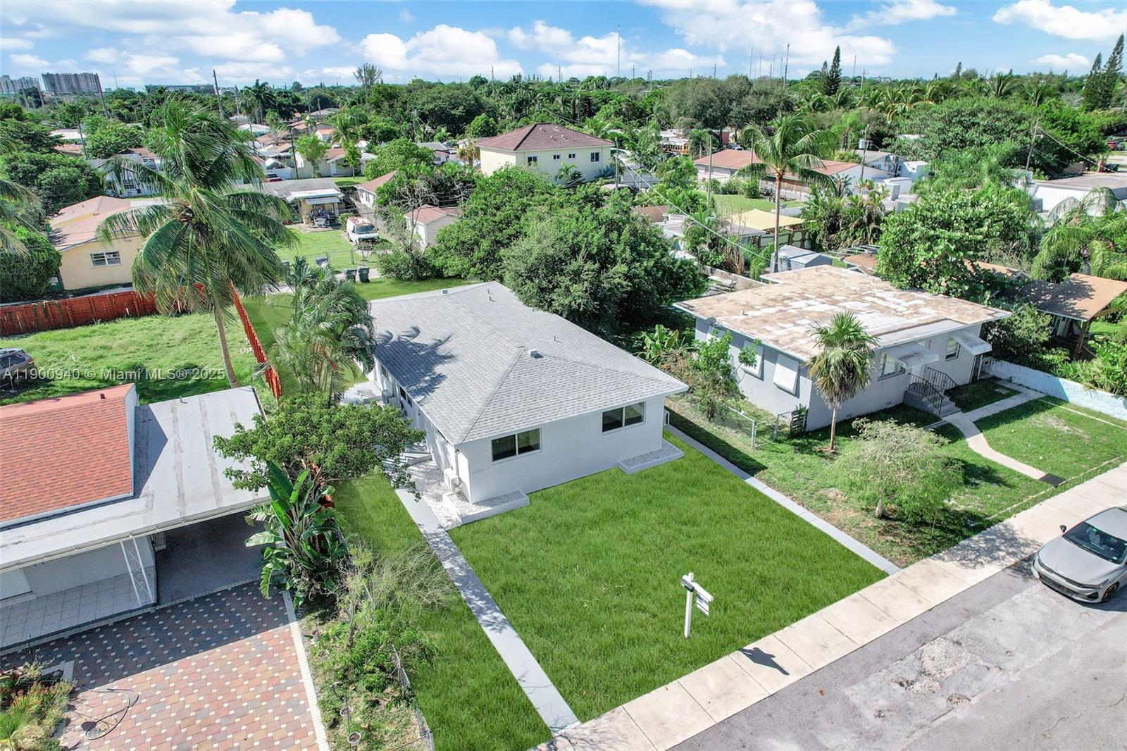 HOLLYWOOD PARK - Residential Lease