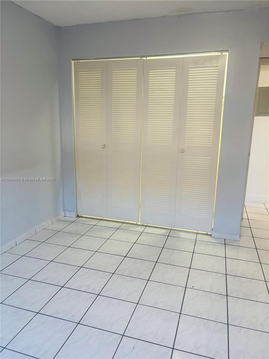 LAGO CONDO - Residential