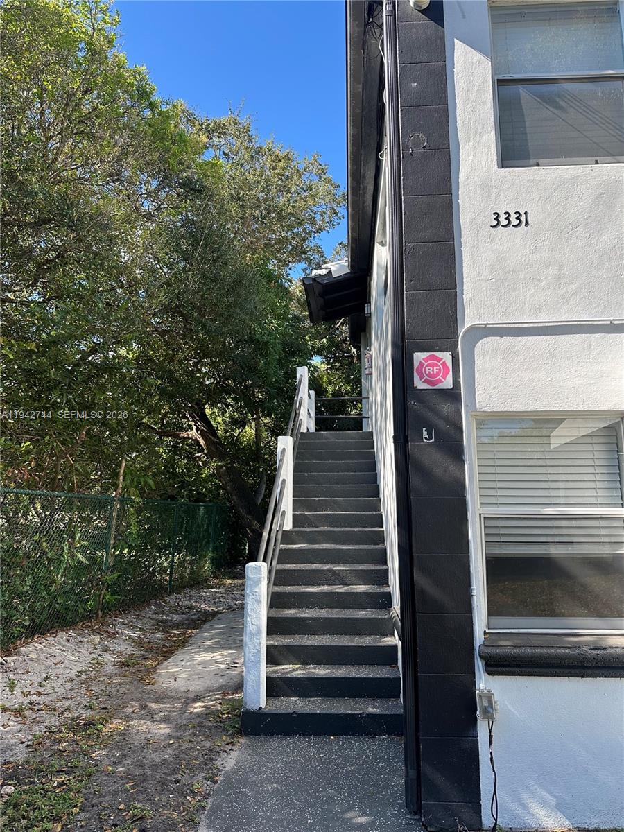 F A BARRETTS SUB OF W1/2 - Residential Lease