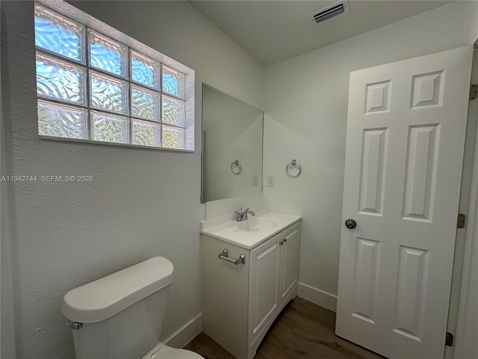 F A BARRETTS SUB OF W1/2 - Residential Lease