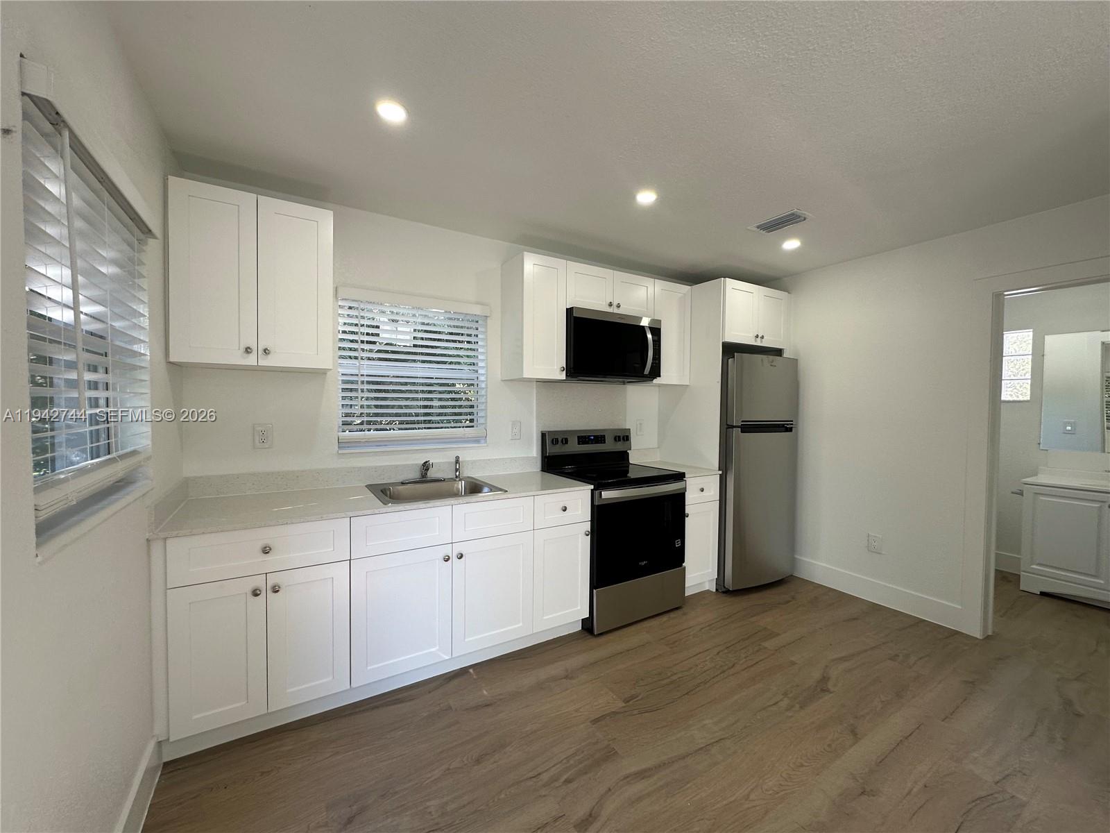 F A BARRETTS SUB OF W1/2 - Residential Lease