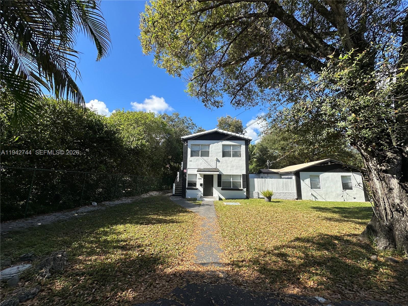 F A BARRETTS SUB OF W1/2 - Residential Lease