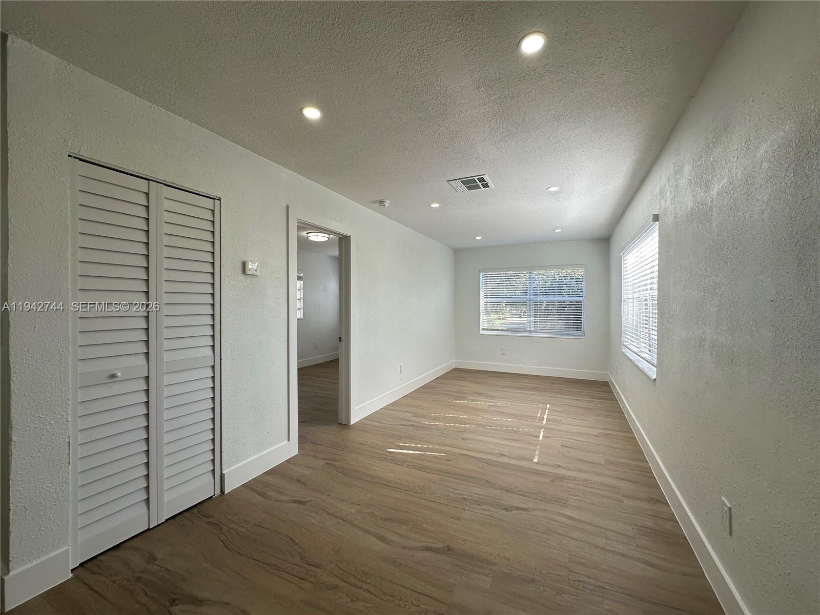 F A BARRETTS SUB OF W1/2 - Residential Lease