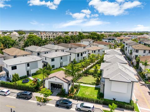 Single Family Residence in Doral FL 8240 49th St St.jpg